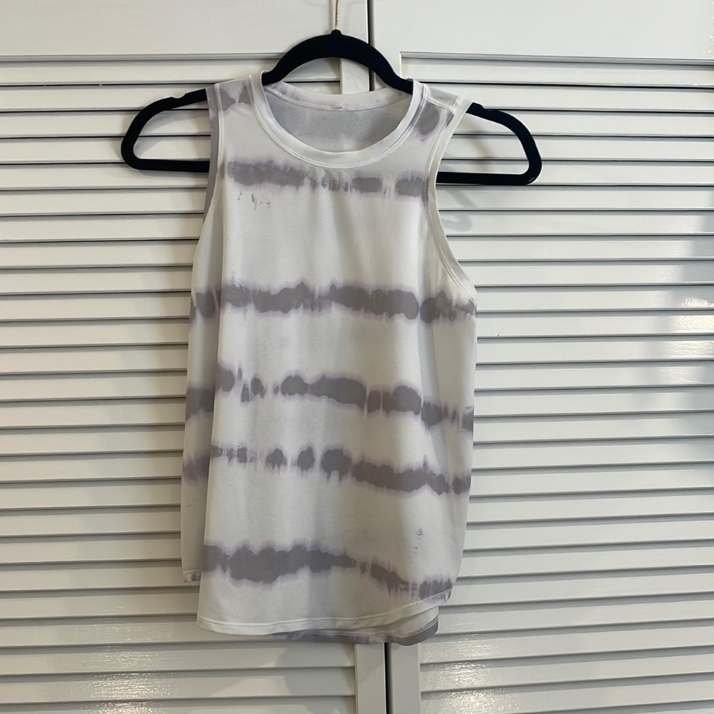 Lululemon tank